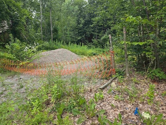 32 Deerpoint Dr, Hillsborough, NH 03244