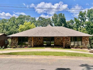 21 E Lake Dr, North Little Rock, AR 72116