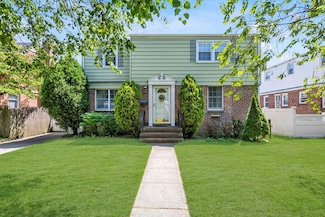 154 Strattford Rd, New Hyde Park, NY 11040