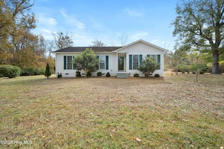 302 Thankful Rd, Rocky Point, NC 28457