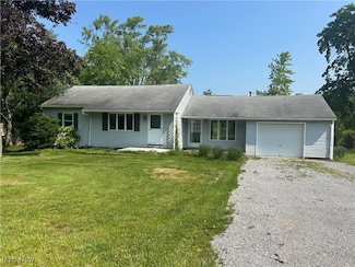 2427 Northview Dr, Cortland, OH 44410