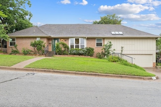 6417 Ems Rd W, Fort Worth, TX 76116
