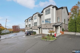 555 Edgewater Ave Unit 103 Reserve Ct., Ridgefield, NJ 07657