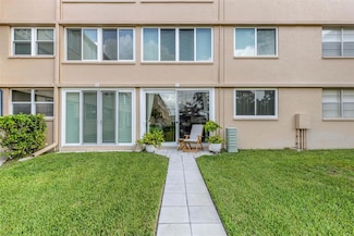 5095 Bay St NE Unit 107, Saint Petersburg, FL 33703