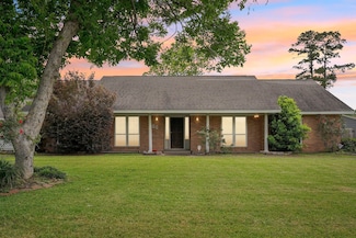 106 Faith St, Highlands, TX 77562