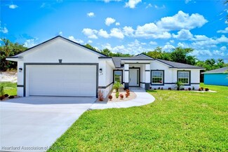 120 Clinton Ave, Lake Placid, FL 33852