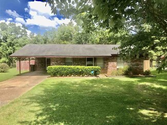 107 Pacific Cir, Crystal Springs, MS 39059