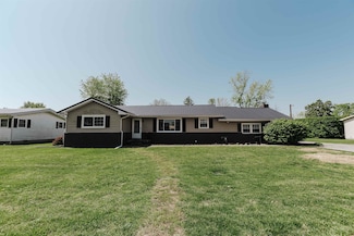 64 Maple St, Sturgis, KY 42459