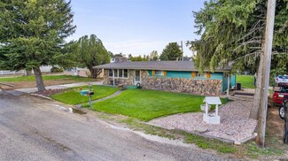 205 Palm Dr, Log Lane Village, CO 80705