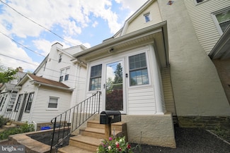528 Wales Rd, Havertown, PA 19083