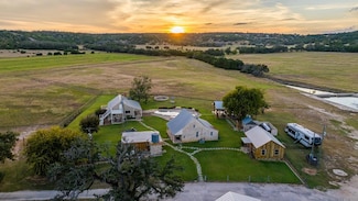 3366 Ranch Rd 965 Unit 4, Fredericksburg, TX 78624