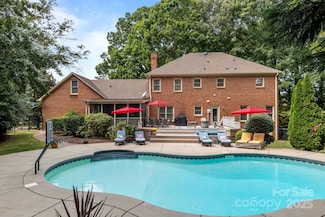 21316 Country Club Ln, Cornelius, NC 28031
