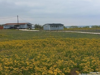 147 Lago Dr, Sandia, TX 78383