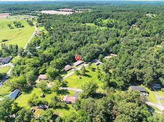 53 Elm St, Decaturville, TN 38329