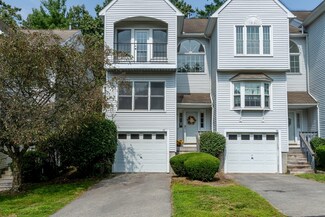 18 Castlegate Dr Unit D, Springfield, MA 01129