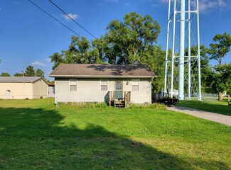 23805 Ivy St, Schneider, IN 46376