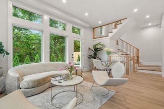 2202 Commonwealth Ave Unit 1, Auburndale, MA 02466