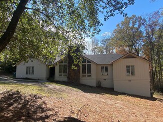 951 Fox Ridge Rd, Eufaula, AL 36027