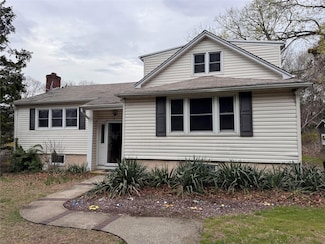 79 Inwood Ave, Selden, NY 11784