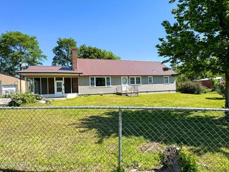 10784 SW 70th St, Chetopa, KS 67336