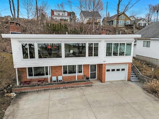 1627 S Lake St, Whitehall, MI 49461