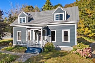 306 Maine Ave, Farmingdale, ME 04344