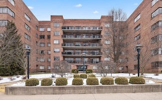 505 Cherry St SE Unit 403, Grand Rapids, MI 49503