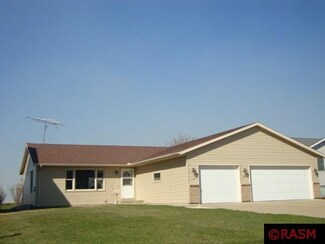 200 4th St Unit 200 4th St, Nicollet, MN 56074