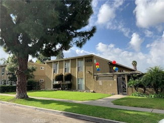 1215 N Dresden Place Unit 8, Anaheim, CA 92801