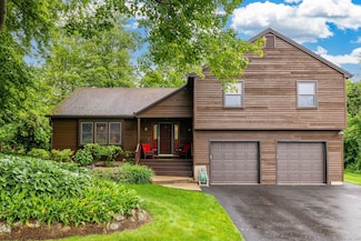 6 Old Sawmill Dr, Beacon Falls, CT 06403