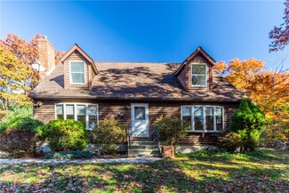13 Old Kenyon Rd, Hope Valley, RI 02832