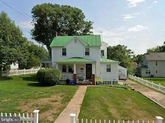 53 Madison St, Warrenton, VA 20186