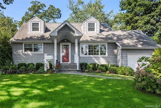 5 Norma Ln, Kings Park, NY 11754