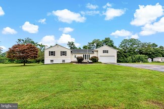 22 Shumack Ct, Bunker Hill, WV 25413