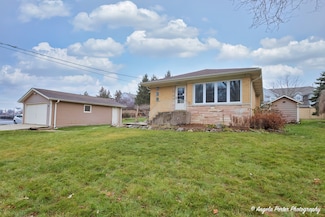 40 Pine Tree Row, Lake Zurich, IL 60047