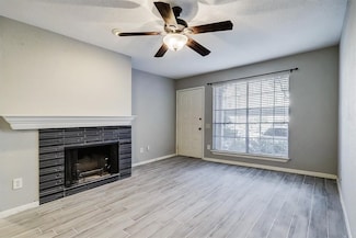 1880 White Oak Dr Unit 177, Houston, TX 77009