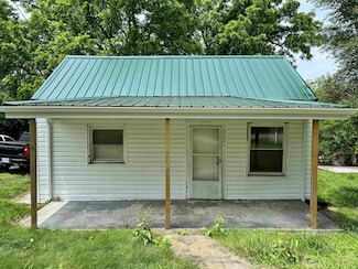 212 Pine St, Pulaski, VA 24301
