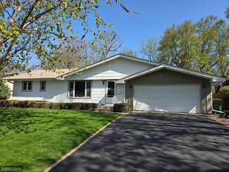 6872 7th St NE, Minneapolis, MN 55432