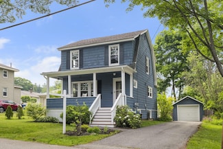 16 Lucas St, Portland, ME 04102