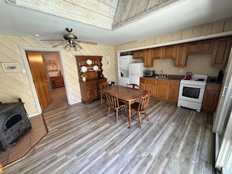 2156 White Oak Dr, East Stroudsburg, PA 18301