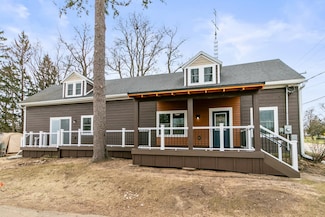 156 S Washington St, Wyocena, WI 53969