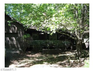 129 Mountain View Dr, Lowgap, NC 27024