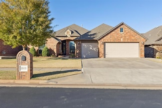 2513 SE 39th St, Moore, OK 73160