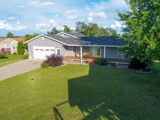 310 E 2nd St, Carlos, MN 56319