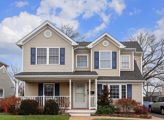 31 Collins Ave, Port Monmouth, NJ 07758