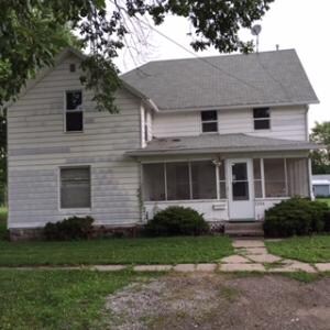 2204 Burlington St, Columbus City, IA 52737