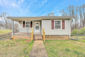 1669 Roundabout Rd, Martinsville, VA 24112