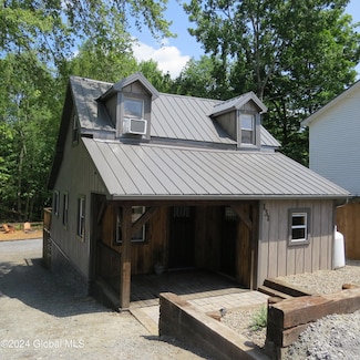 131 Pike St, Broadalbin, NY 12025