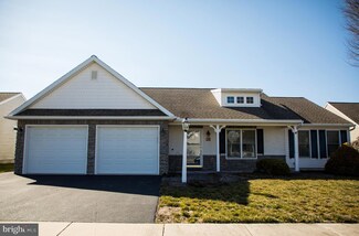 927 Cambridge Dr Unit 105, Manheim, PA 17545