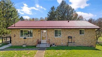 90 Osborne St, Washington, WV 26181